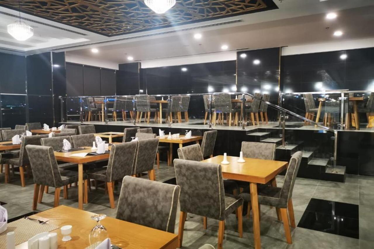 Parkside Plaza Muscat Hotel Екстериор снимка