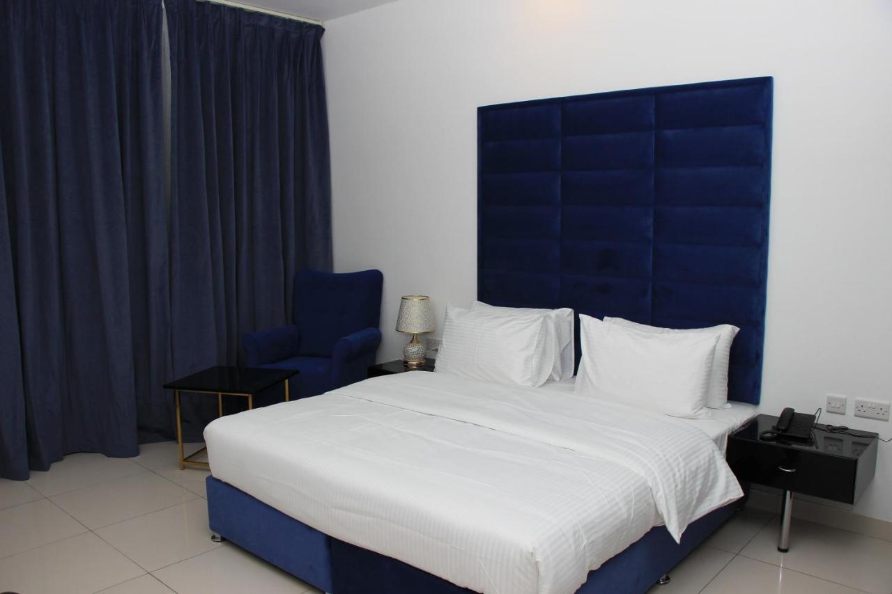Parkside Plaza Muscat Hotel Екстериор снимка