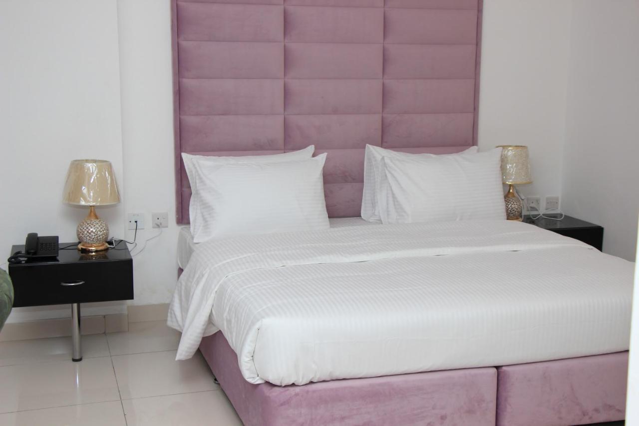Parkside Plaza Muscat Hotel Екстериор снимка