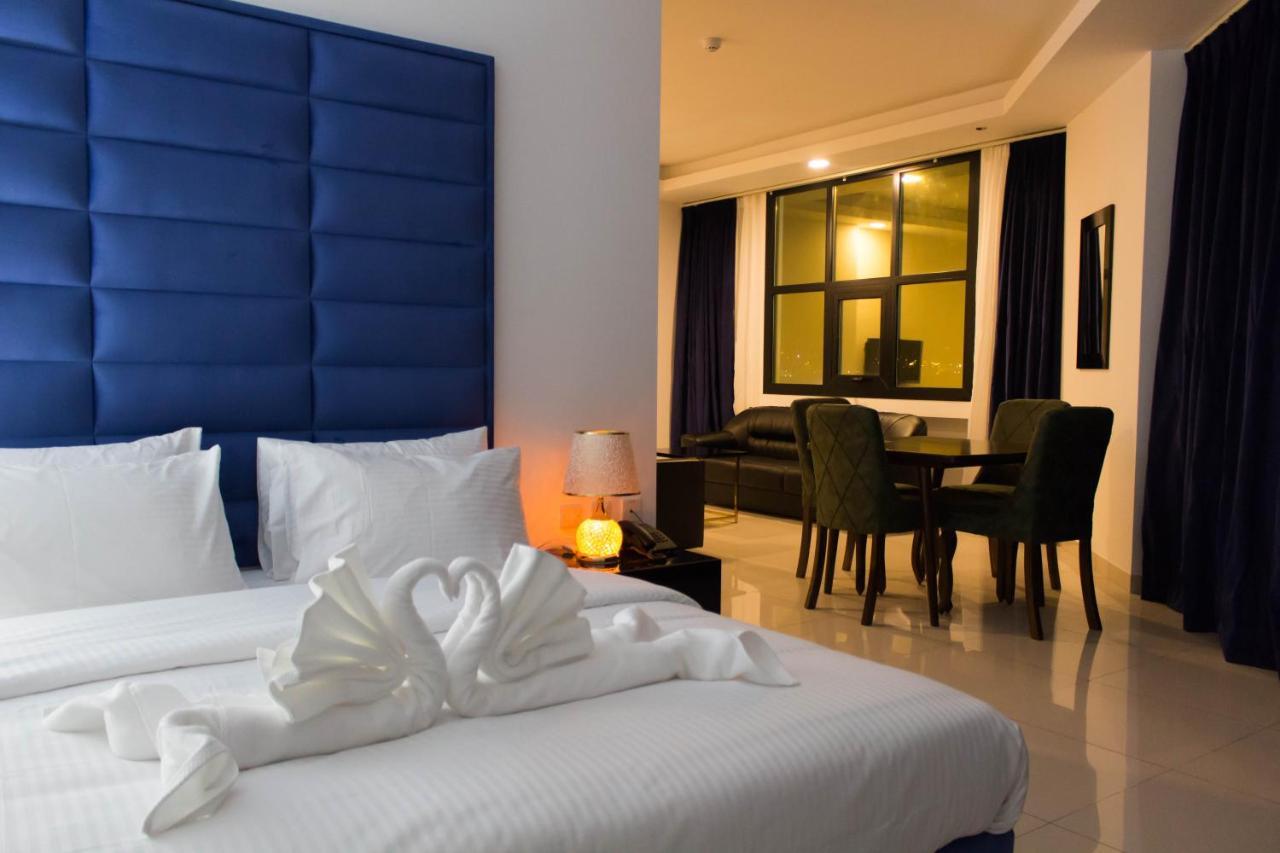 Parkside Plaza Muscat Hotel Екстериор снимка