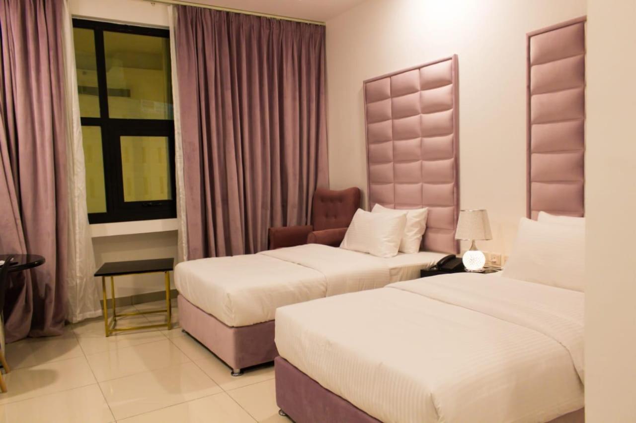 Parkside Plaza Muscat Hotel Екстериор снимка