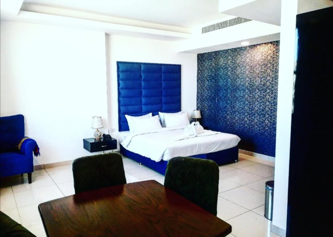 Parkside Plaza Muscat Hotel Екстериор снимка